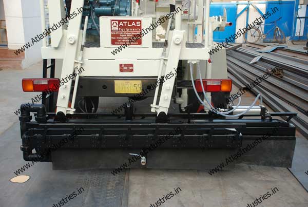 Bitumen sprayer supplied in India