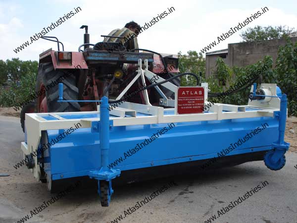 Hydraulic road sweeper