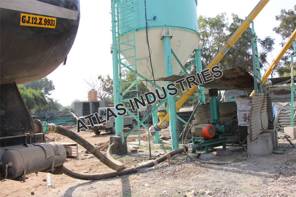 Concrete batching plant 30 m3 with 60 tons cement silo