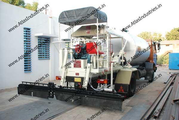 Bitumen sprayer supplied in India