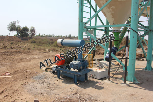 Mobile concrete plant with 60 tons cement silo near Mandavi, Gujarat