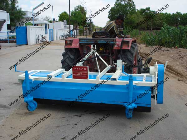 Hydraulic road sweeper