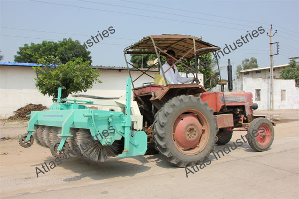 Hydraulic road sweeper for Nepal