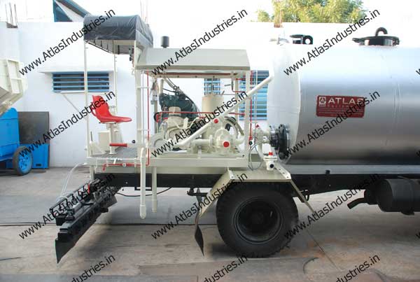 Bitumen sprayer supplied in India