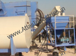 Screw conveyor to recycle dust in asphalt plants