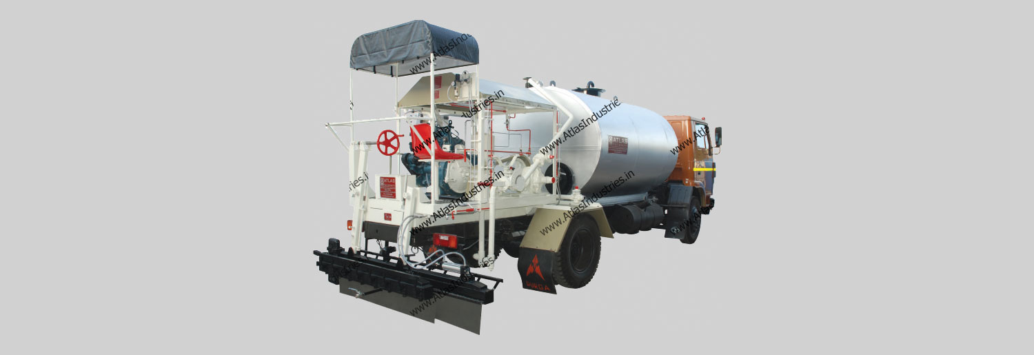 Truck mounted bitumen pressure distributor